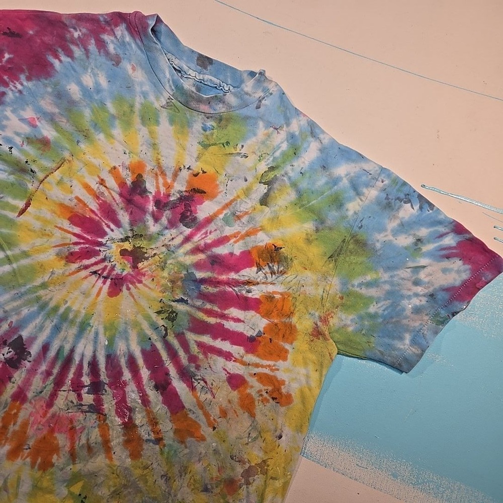VTG 90s Rainbow Spiral Tie Dye T-Shirt L Single Stitch Paint Splatter USA 21x25"